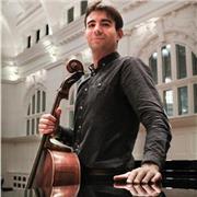 Profesor titulado por el Royal College of Music y la Guildhall School de Londres